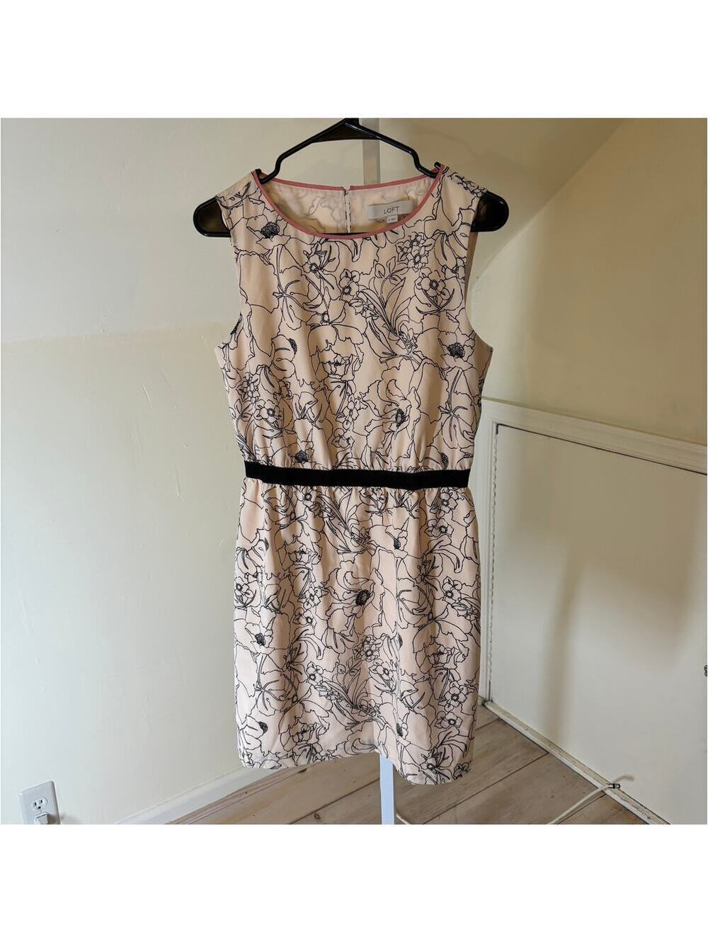 Loft EUC Women's Blush Floral Sleeveless Sheath Dress Size S